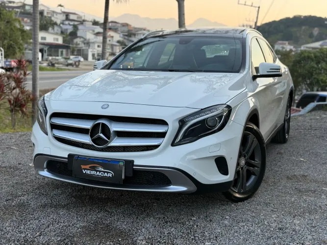 Mercedes-Benz GLA 200 Vision 1.6/1.6 TB 16V Flex Aut. 2015