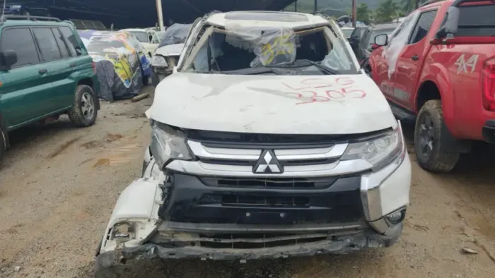 Mitsubishi Outlander 2.0 4cc 2015 Automática Veiculo Destinado A Retirada De Peças