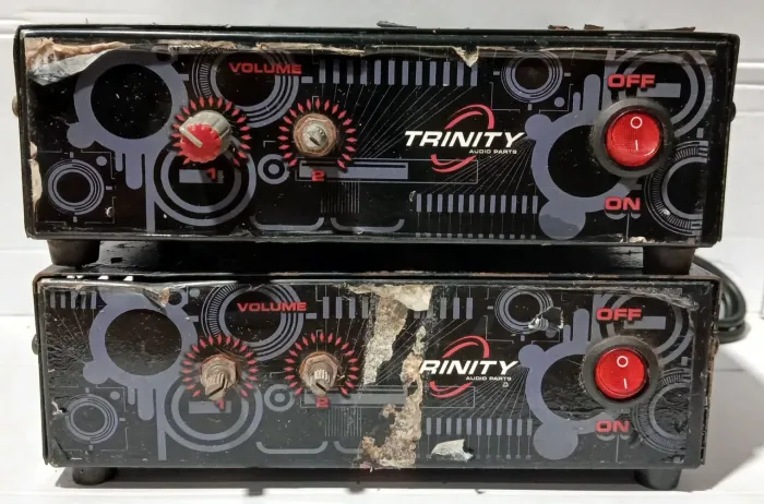 Kit com 2 amplificadores trinity double 50 (para retirada de peças)