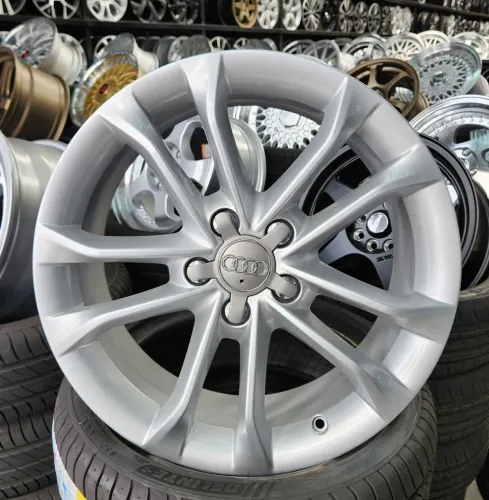 Jogo de rodas Audi Q3 originais aro 18