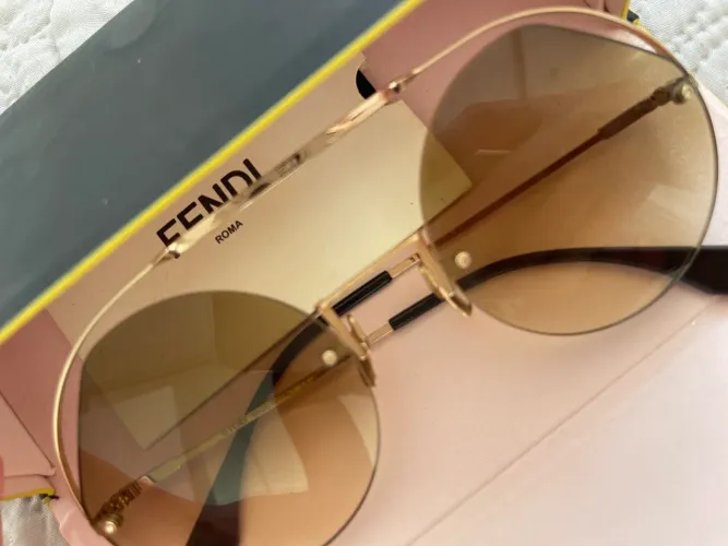 Óculos fendi 