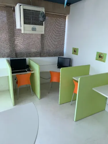 mesa para 5 computadores em MDF
