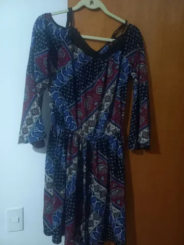 Vestido ombro a ombro