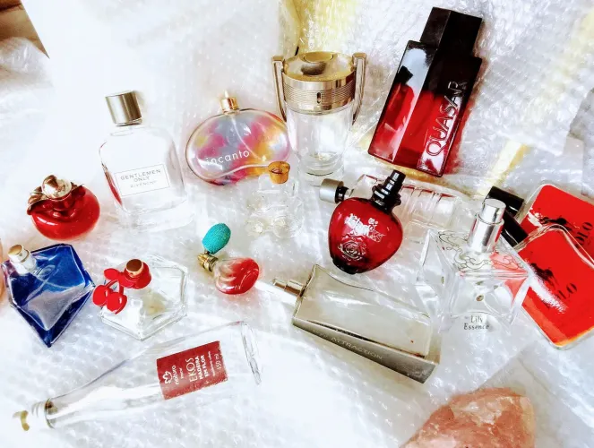 Perfumes importados e nacionais - Coleção vidros vazios