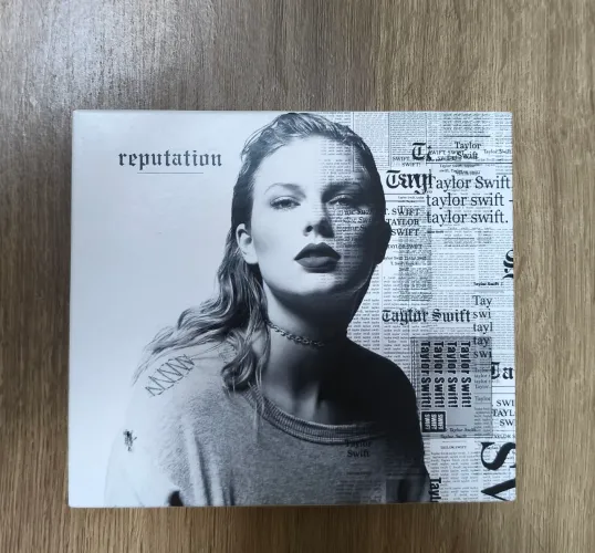 CD Taylor Swift Reputation com poster 