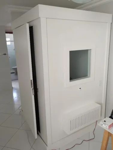 Cabine acústica para audiometria Medical Company 1,30 X 1,30 X 2,00 (L x C x A)
