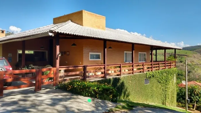 Areal (Condomínio, fácil acesso BR040) - Excelente casa, com vista deslumbrante !