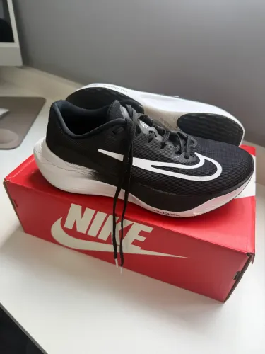 Nike Zoom Fly 5 preto n40