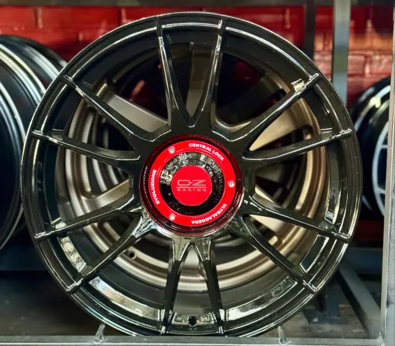 Rodas OZ Racing aro 18 tala 8 furacão 5x100 5x112 e 5x114 