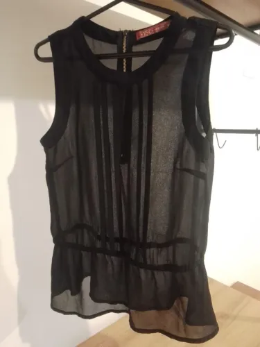Blusa Preta em tecido transparente - Tamanho 36 / P