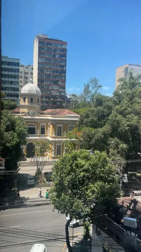 Salas comerciais com 94² no Edifi´cio City Hall Business