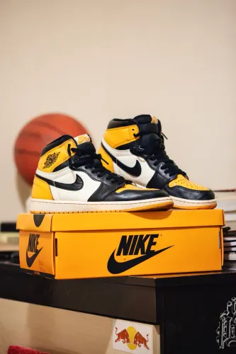 Air Jordan 1 High Taxi OG 42