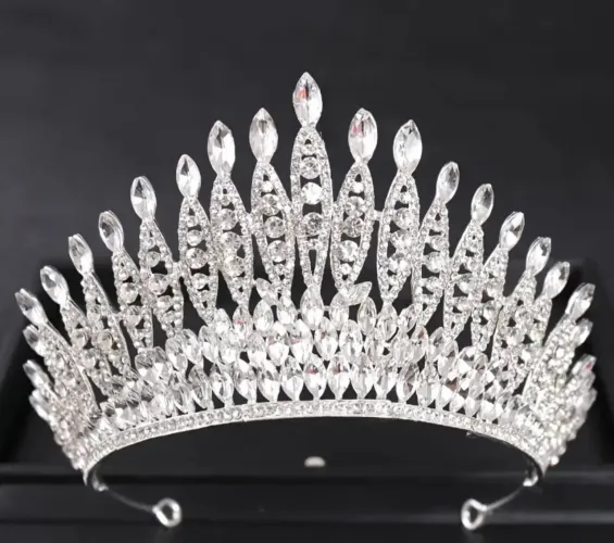 Tiara miss