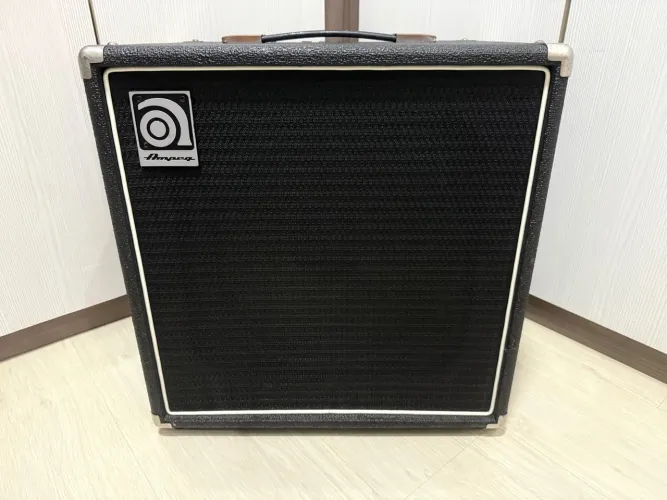 Amplificador de Baixo Ampeg BA-112