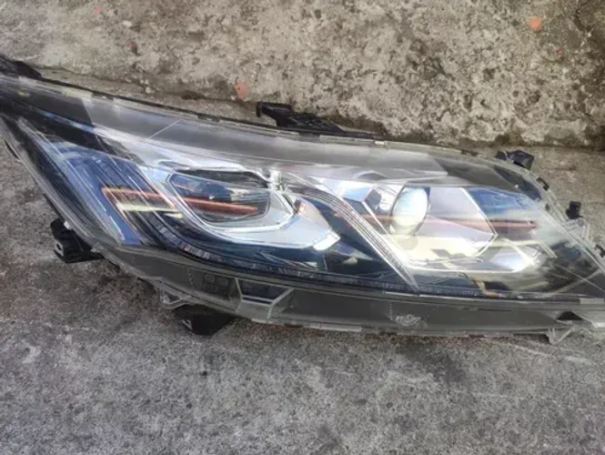 Farol Mitsubishi Eclipse Cross 2019-2020 (Usado) Direito