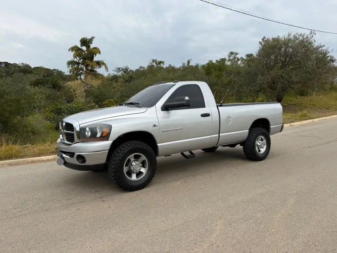 Dodge Ram 2500 Cab simples Diesel 4x4 ano 2006 aceito trocas e financio 