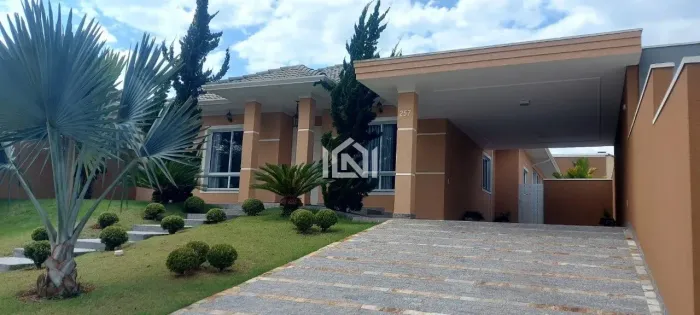 Casa à venda no condomínio Haras Bela Vista.