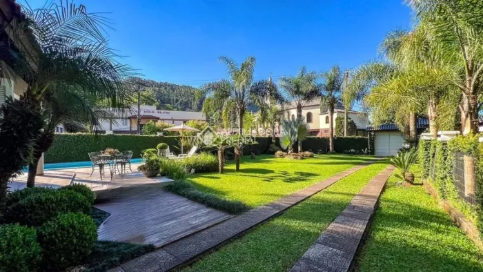 Linda casa com 4 quartos, sendo 1 suíte no Bairro Walachai em Morro Reuter