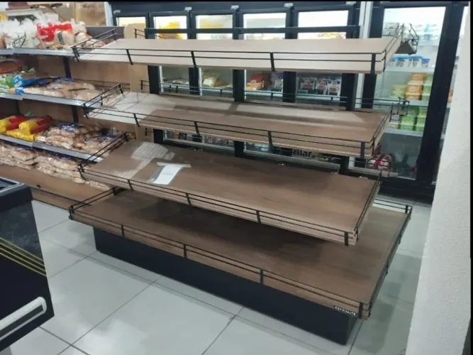 Expositor pães MDF Chimafrio 
