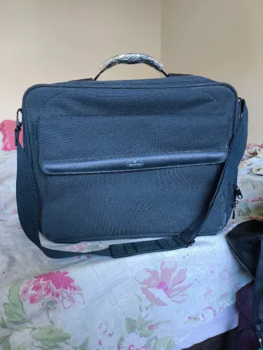 Maleta Samsonite preta usada - Quero vender logo e dá pra negociar o preço 