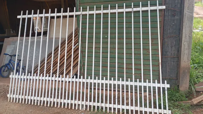 Grade de ferro 3,20x2,00M<br><br>Retirada em São Sebastião <br>Gabriel *