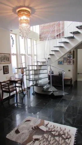 Espetacular Casa à Venda em São Paulo-SP, Bairro Sumaré: 4 Quartos, 1 Suíte, 3 Banheiros,
