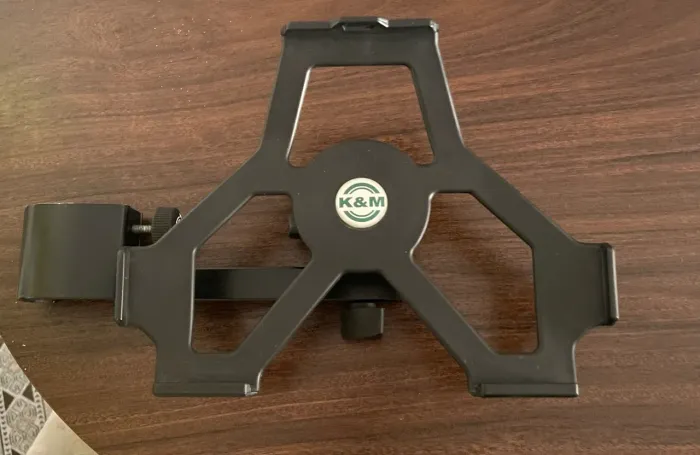 suporte para iPad König & Meyer (K&M)