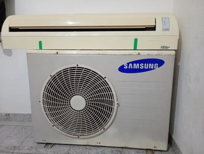 Ar-Condicionado Samsung Hi-Wall 24.000 BTUs 220V - Potente, Funcionando Perfeitamente