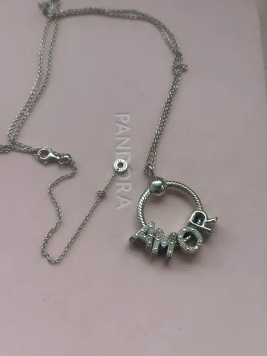 Pingente com letras Amor 