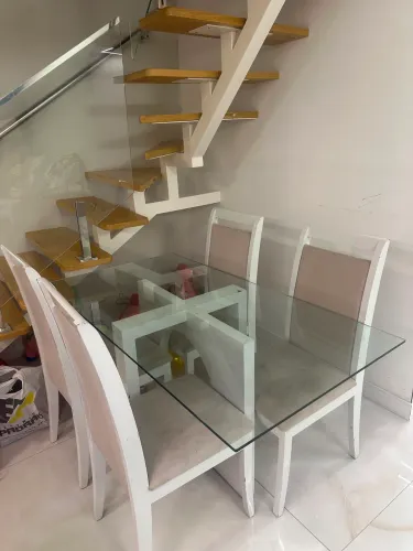Mesa e Cadeiras Laqueadas