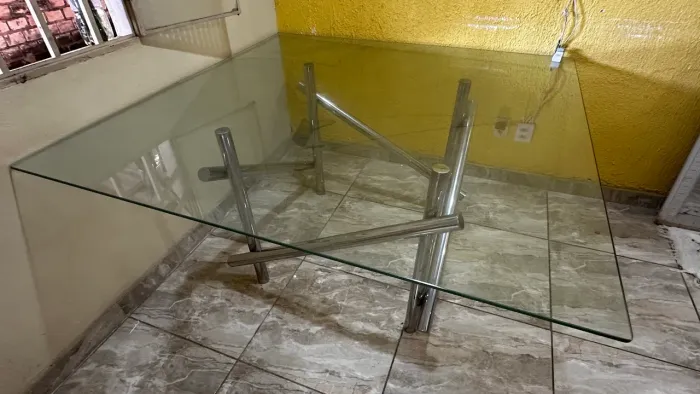 Mesa com 6 cadeiras