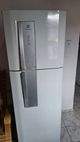 Geladeira Brastemp Fros-Fry, 380 litros, congelador e refrigerador. 