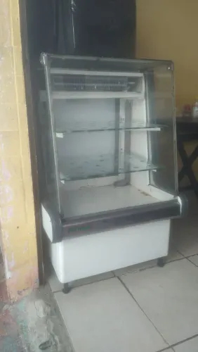 Expositor para lanchonete funcionando perfeitamente.