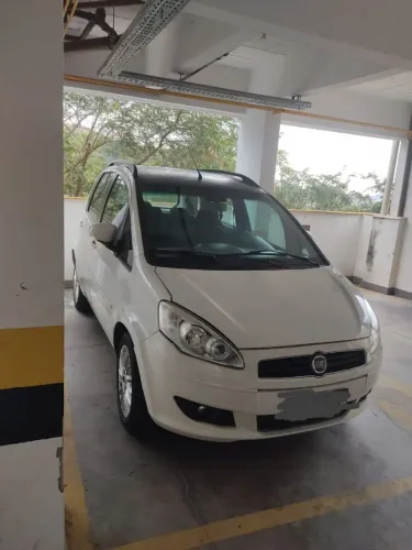 Fiat Idea Attractive 1.4 Fire Flex 8V 5P 2011