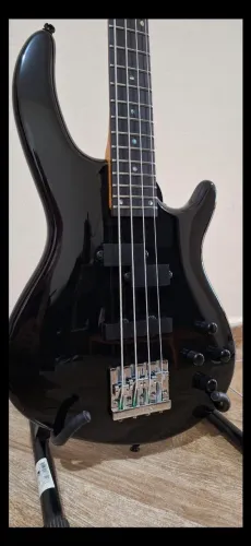 Baixo Dean E4 4 cordas