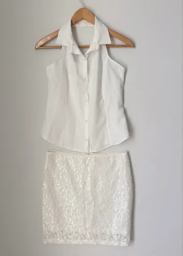 Conjunto Branco Camisa e Saia Tamanho G