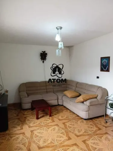 Casa em via pública com 4 dormitórios em Taubaté disponível para locação