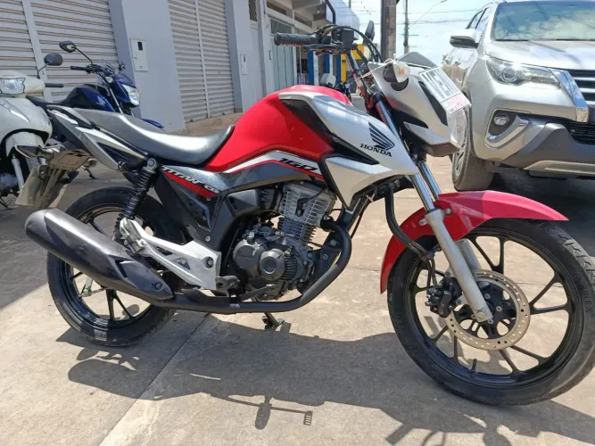 TITAN 160 2022 RARIDADE MUITO BEM CONSERVADO COM APENAS 26.000 KM EM PERFEITO ESTADO.