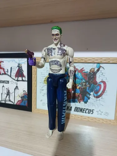 Coringa esquadrão suicida  30 cm original marca Hasbro 