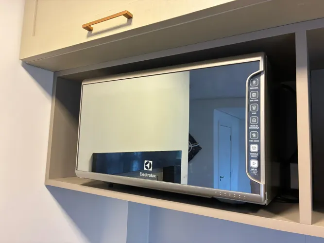Microondas Electrolux espelhado 30L sem uso 110v