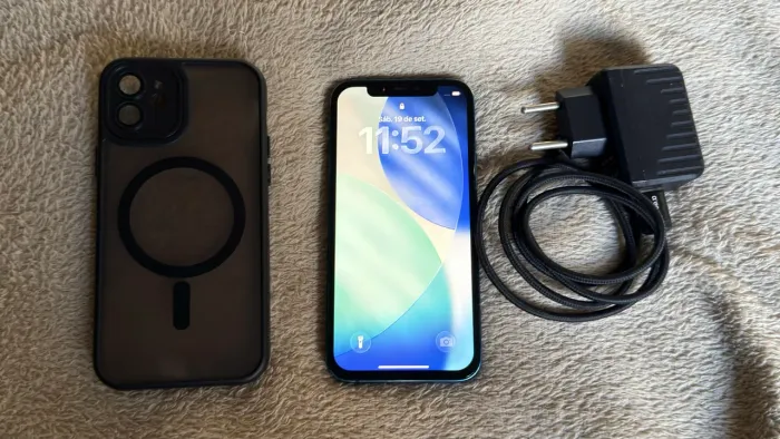 iPhone 12 azul