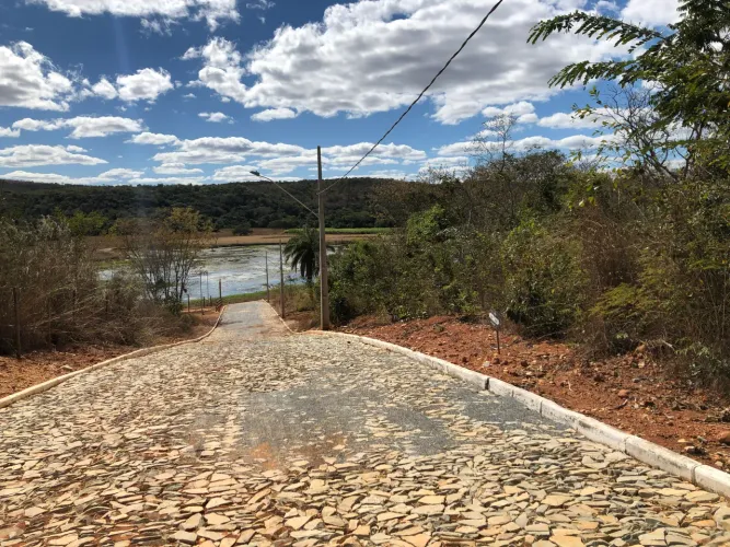 Lote de mil metros em condomínio fechado em Jequitibá 