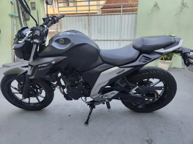 Vendo FZ25 ano 2022
