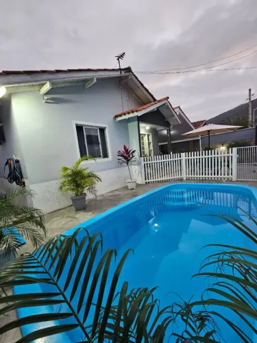 Casa com piscina a venda no Rio Vermelho (Muquém) Florianópolis,3 quartos.