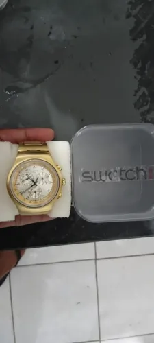 Swatch cara branca