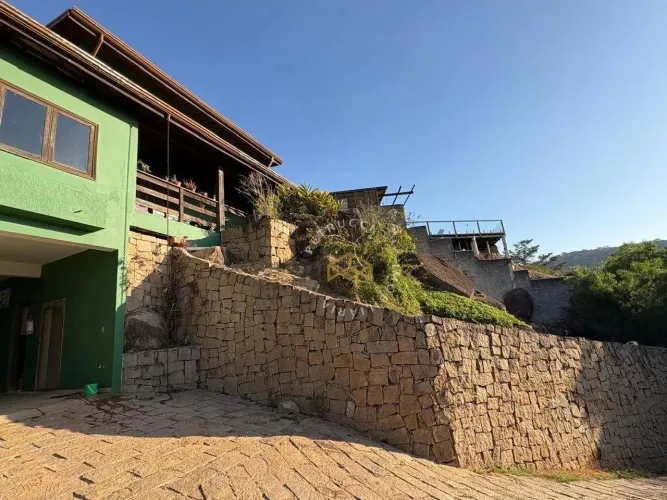 CHÁCARA À VENDA NO CONDOMÍNIO ALDEIA SUIÇA EM VALINHOS-SP