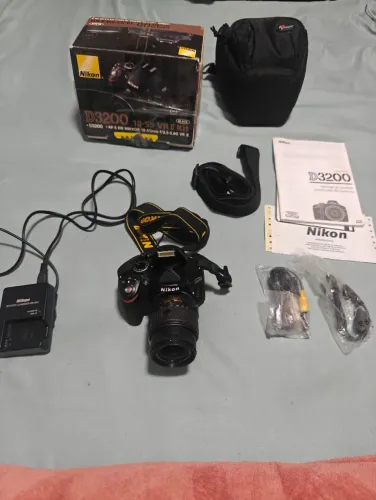 Camera Nikon D3200 completa.
