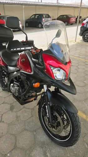 Suzuki Vstrom 650 XT 2016 vermelha - Aceito troca em moto maior