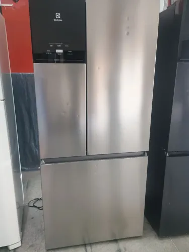 Geladeira dúplex Frost Free inox inverse Eletrolux 590 lts 127 volts motor inverter