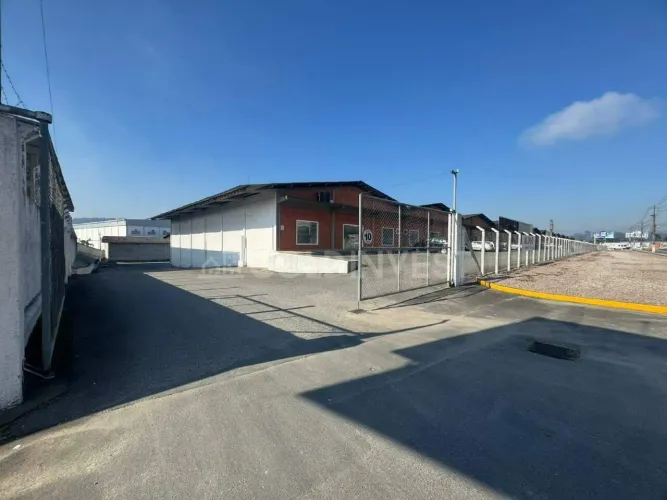 Galpão com 600m² no bairro Bateas!!!